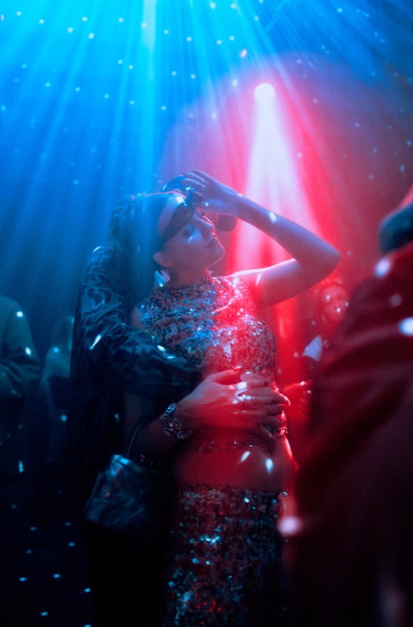 Guests embracing on the dance floor